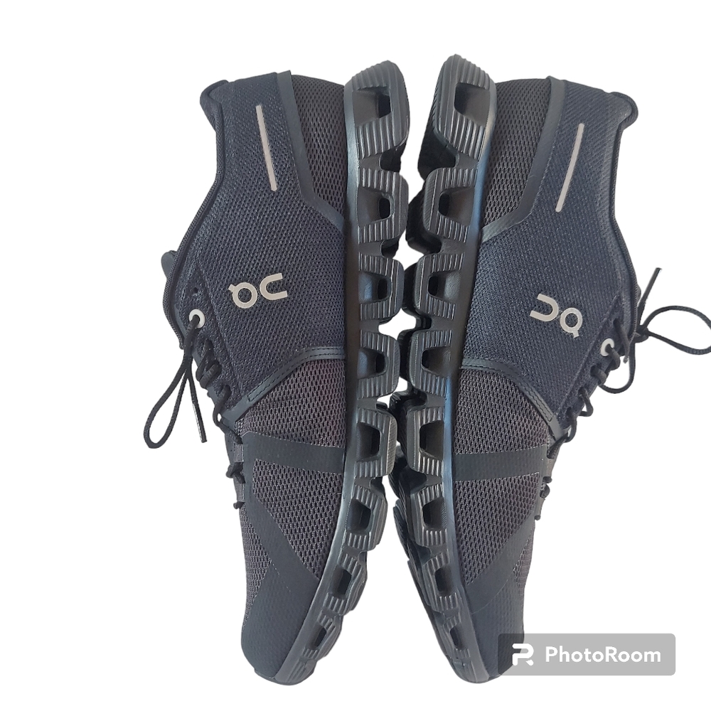SOLD On Cloud 5 Mens 11.5 Triple Black Athletic Shoes Lightweight Breathable